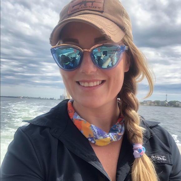 Meet your Posher, Terra - Picture 3 of 8